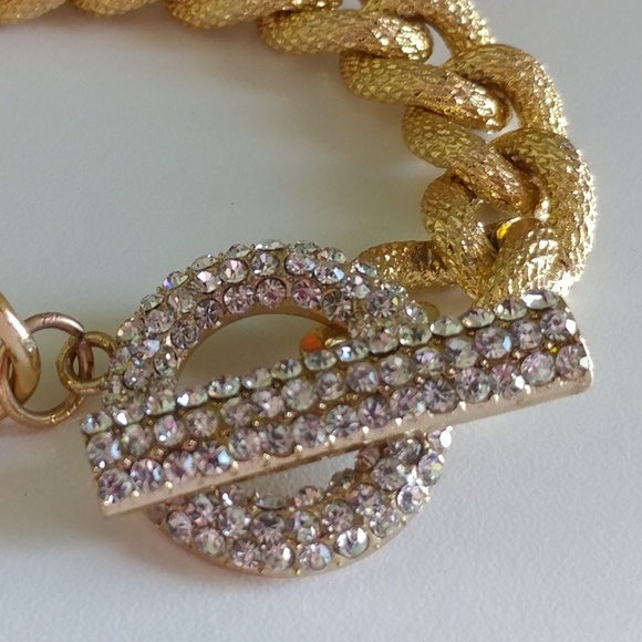 🆕 Statement Bracelet - Picture 2 of 2